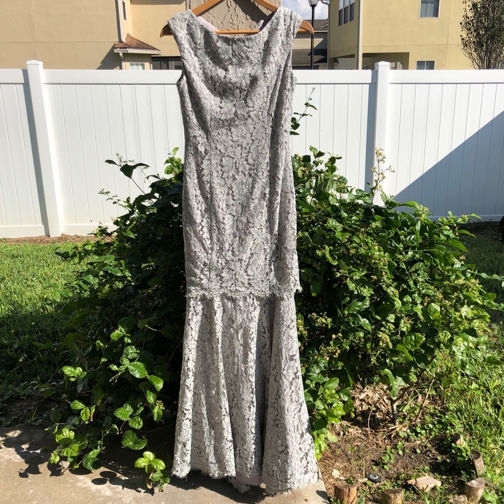 Vince Camuto Maxi Dress Formal Gray Lace Gown 0